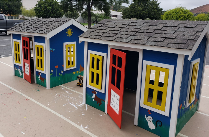 They painted these SUPER FUN playhouses in only 2 hours!